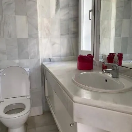 Villa House With Private Pool Acces And Close To Beaches